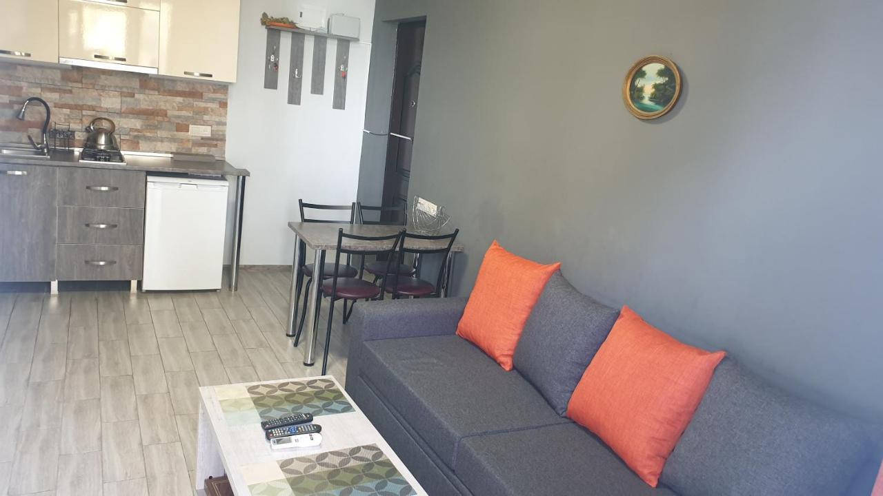Apartment Near The Beach Batumi-Gonio Exteriör bild